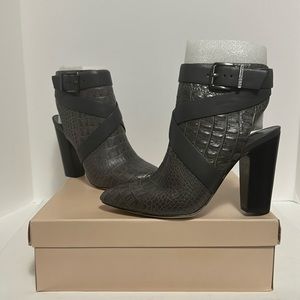 NWOT BCBGeneration Jezebelle Distressed Crocodile Dye Grey Open Back Bootie 9.5